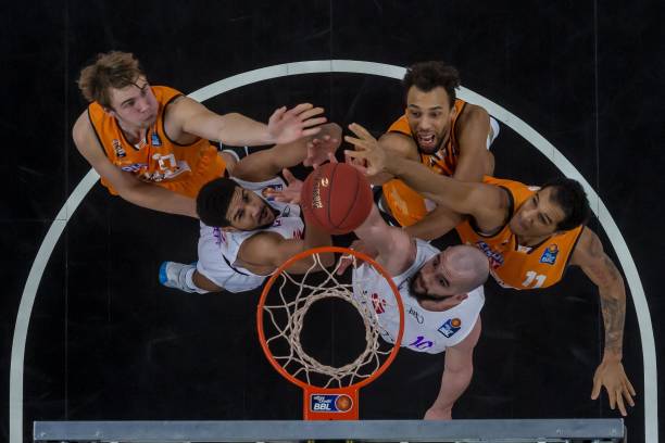 更是俱乐部 更是俱乐部